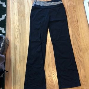 Lululemon bootcut yoga pants. Size 4-6.
